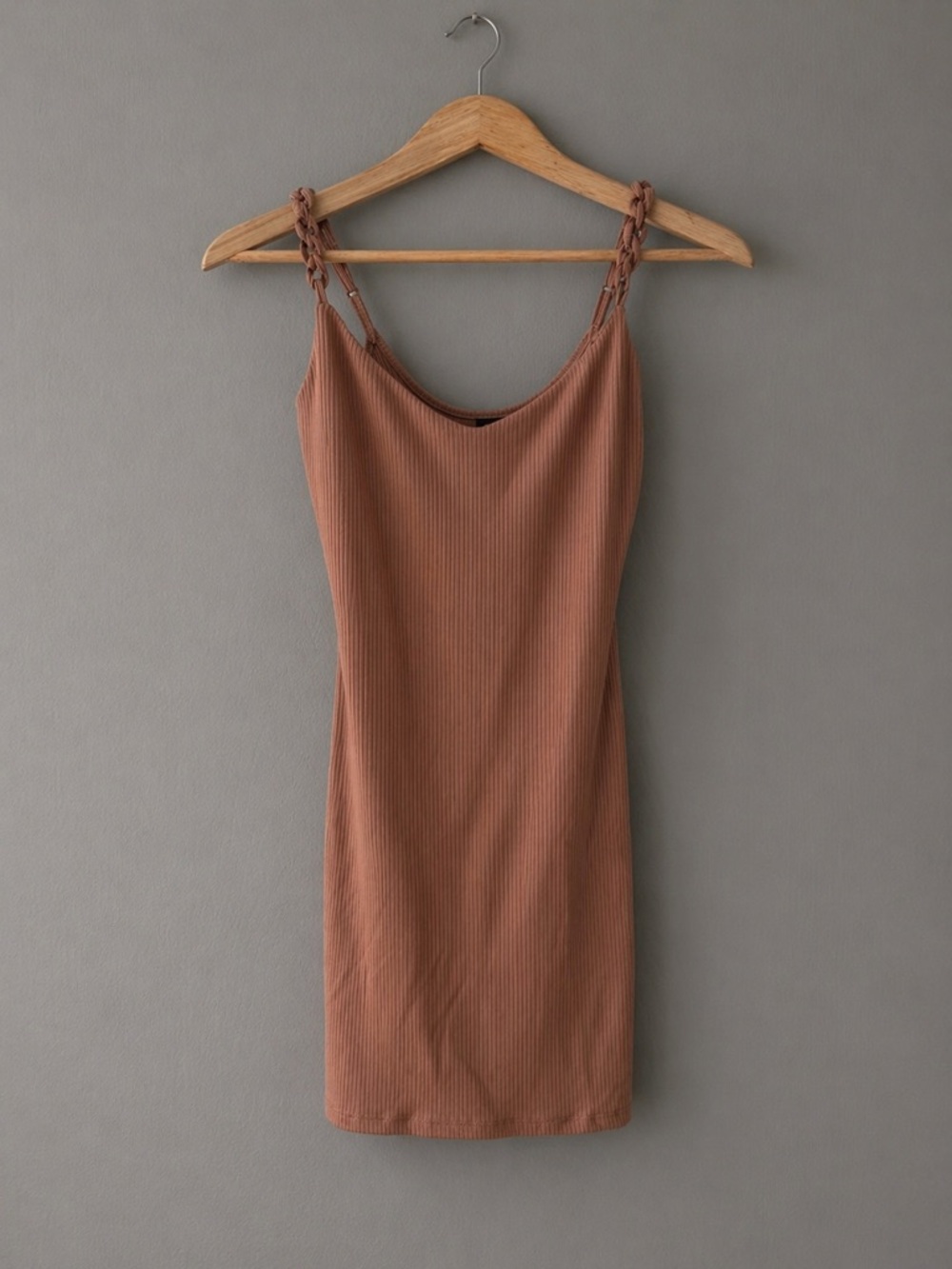 Windsor Bodycon Mini Dress Small mauve Ribbed Chain Strap Stretch Fitted Chic S